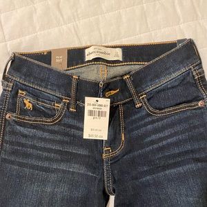 Girls NWT boot cut Abercrombie jeans! Size 12🤍